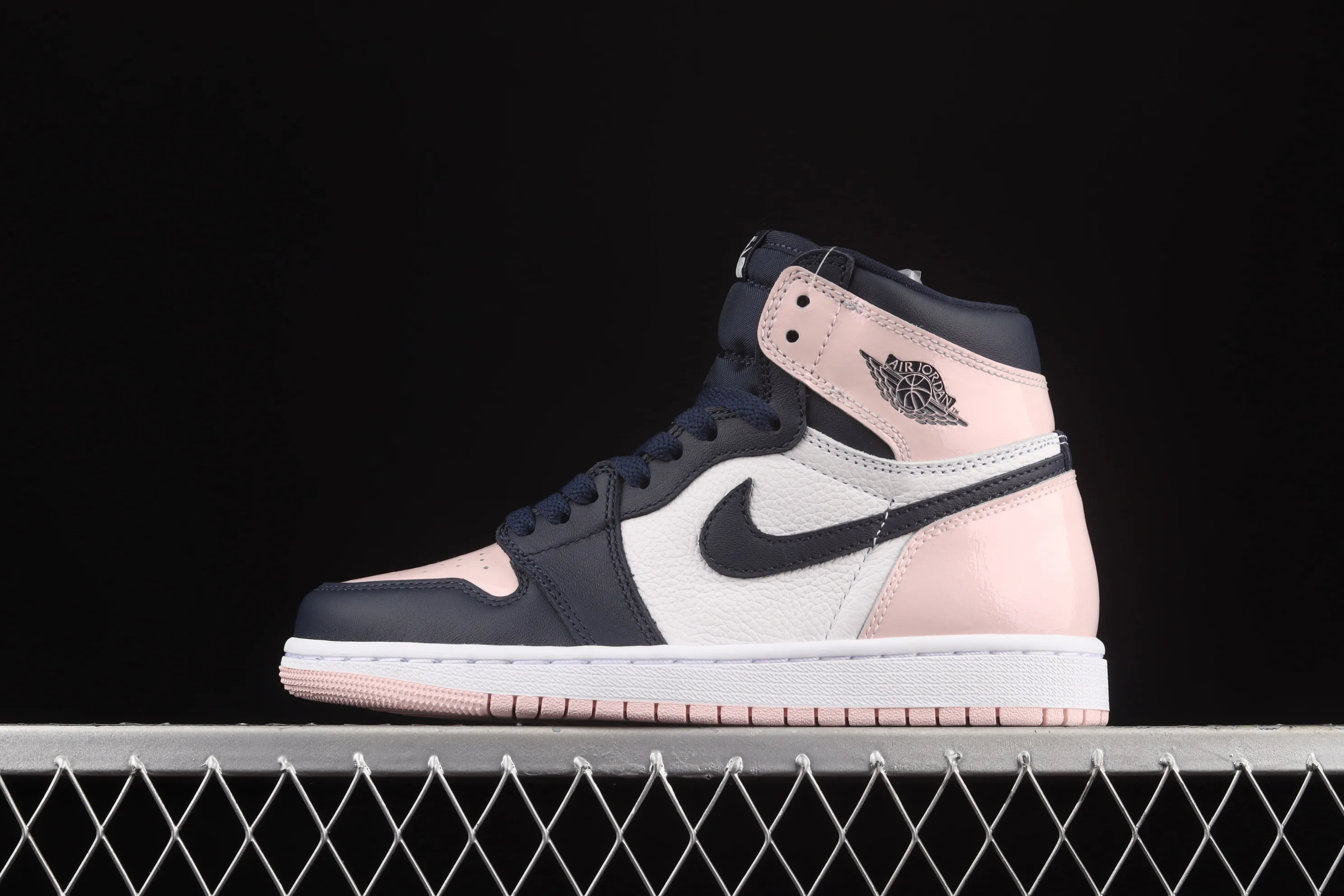 All Categories Air Jordan Jordan Series Basketball Shoes Air Jordan 1 High Pure Original Version Air Jordan 1 High OG Atmosphere AJ1 Joe 1 Bubble Gum High Top Basketball Shoes DD9335-641